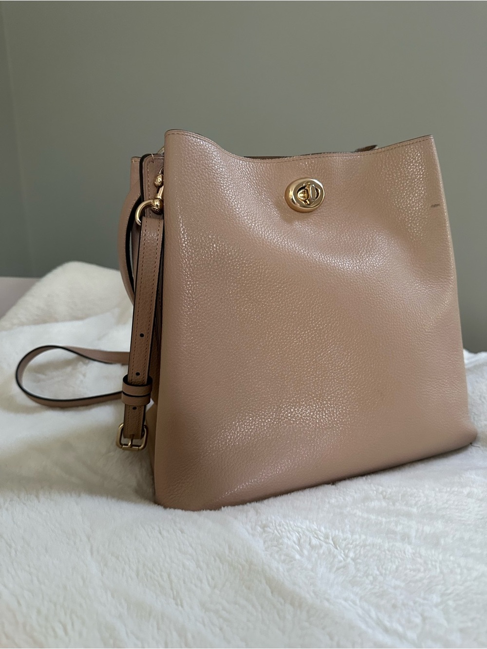 Vintage Coach Leather Crossbody Bag in Neutral Taupe